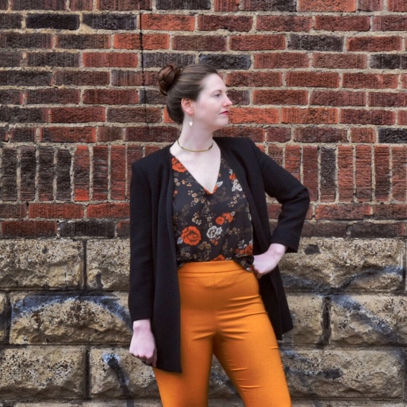 Meet your Posher, Elisabeth - Picture 2 of 6